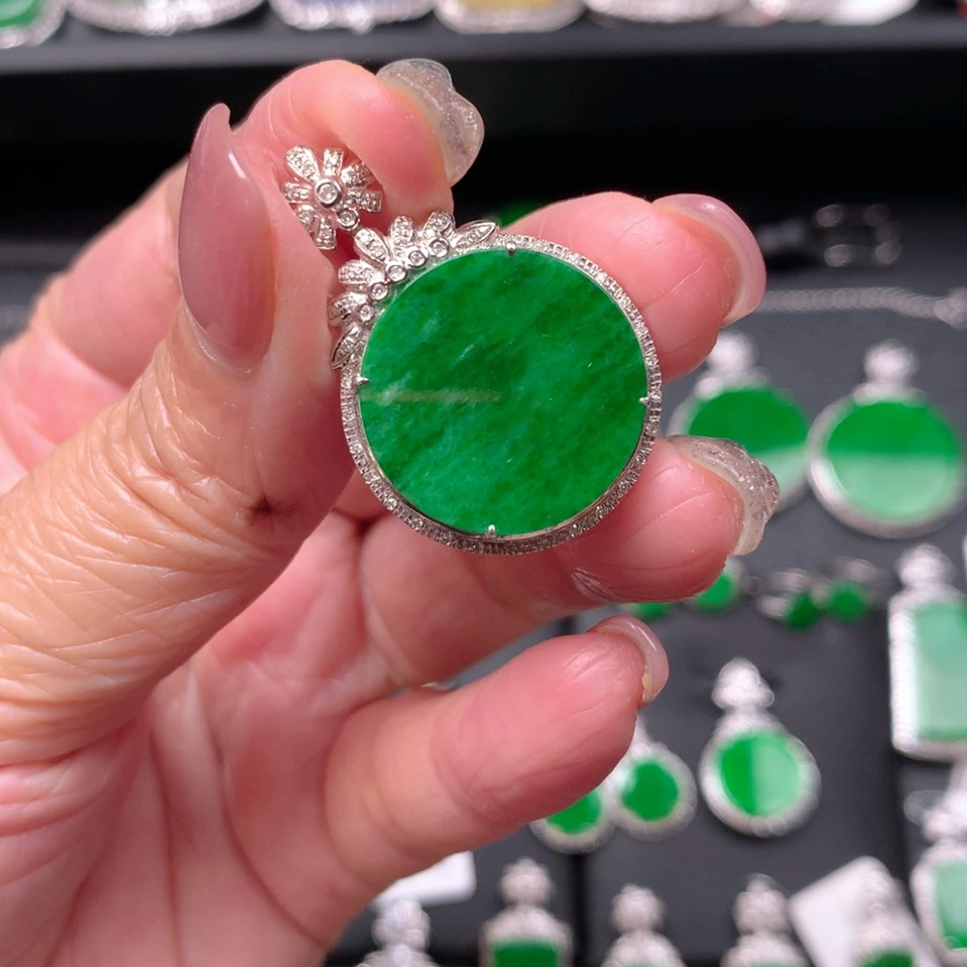 翡翠18K金镶嵌吊坠(不含链)