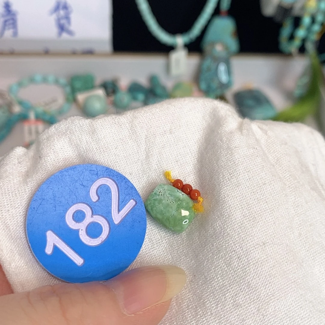 南红玛瑙未镶嵌珠宝奇石