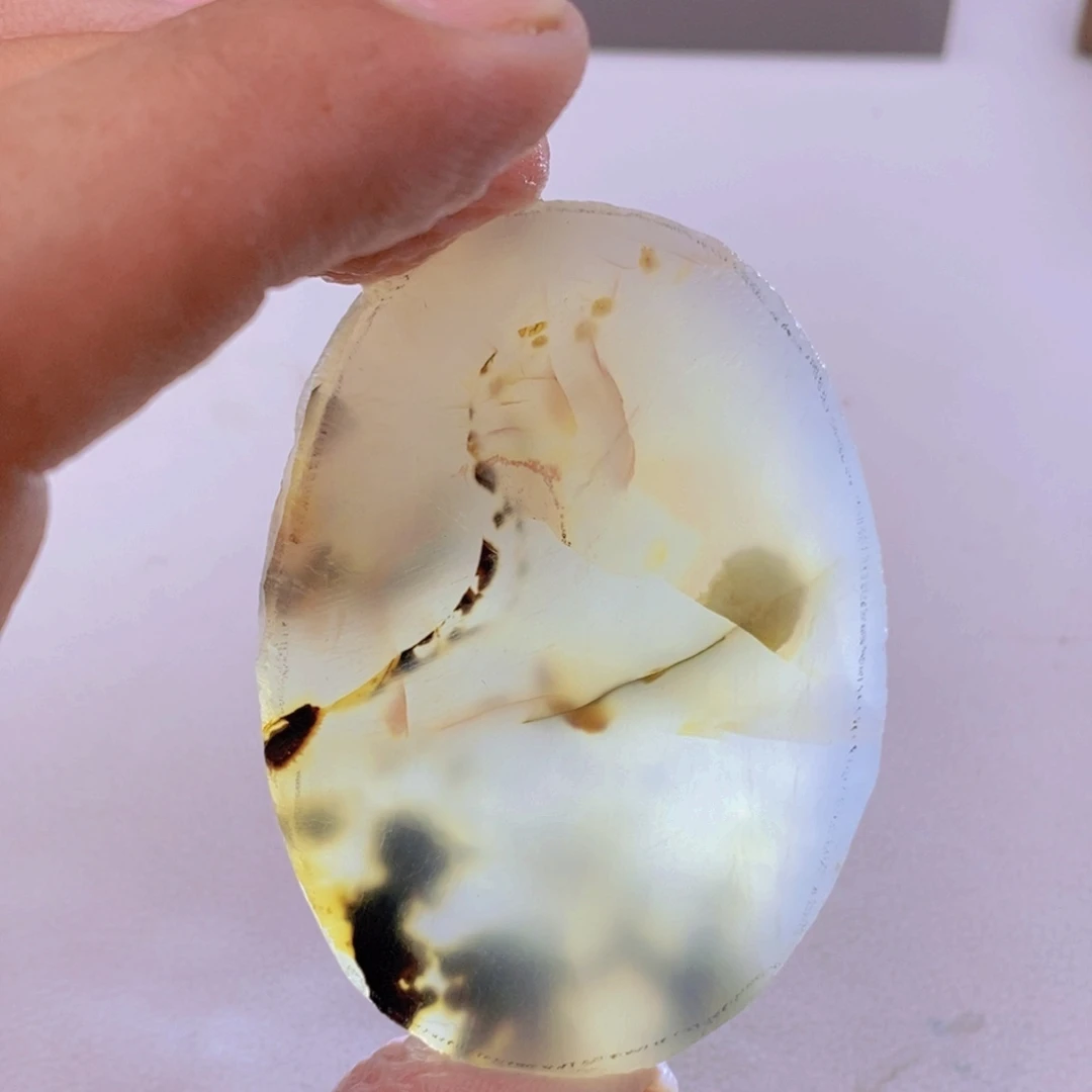 李***7玛瑙/玉髓吊坠(不含链)未镶嵌微瑕