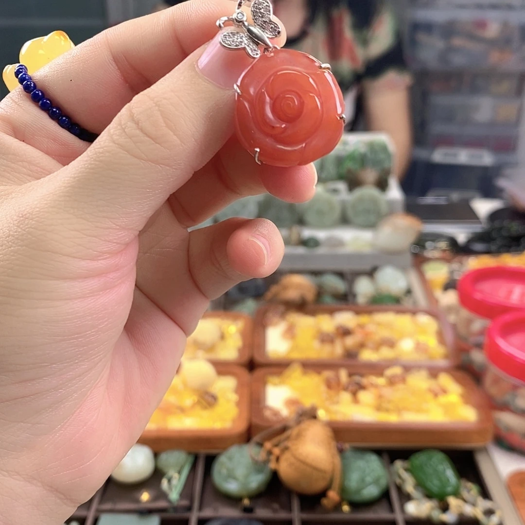 南红玛瑙合金颈饰