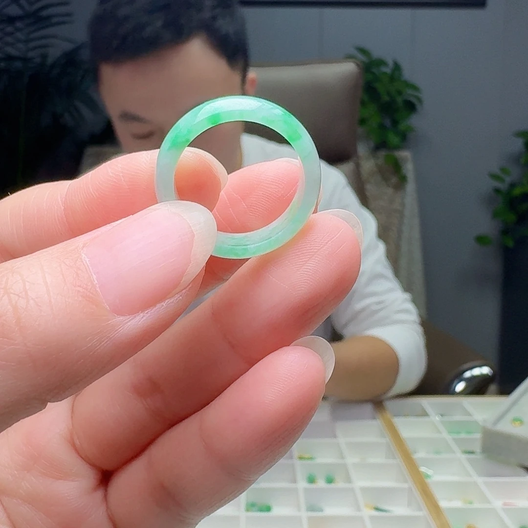 翡翠未镶嵌戒指天然