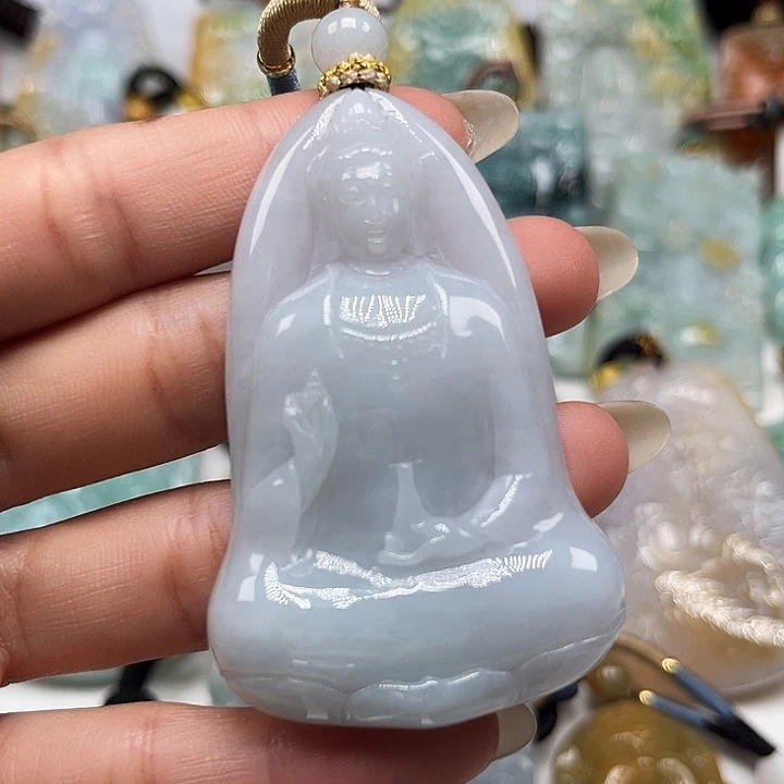 翡翠未镶嵌颈饰素衣观音