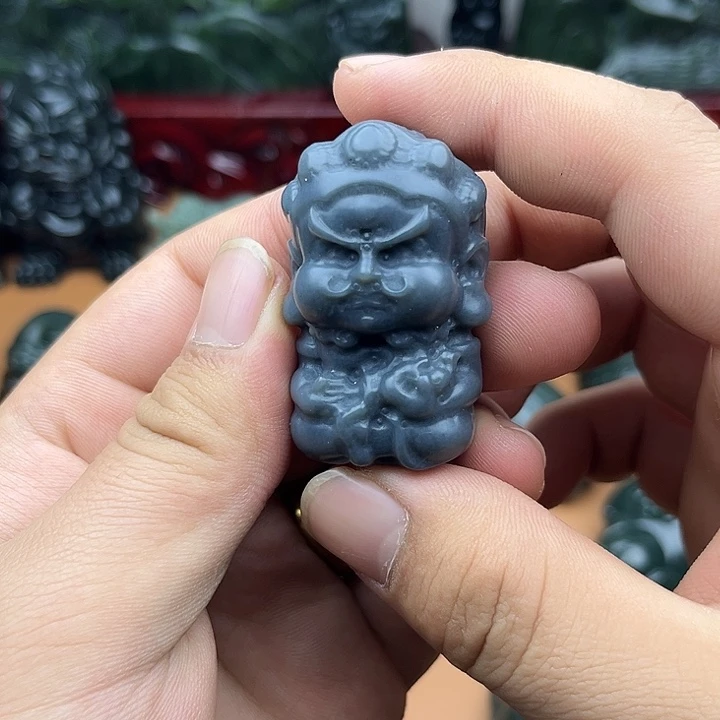 和田玉未镶嵌把件