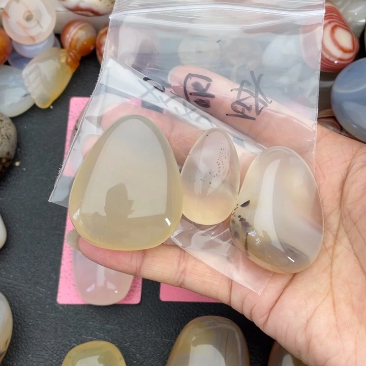 猛***哥玛瑙/玉髓未镶嵌玉髓马达加斯加玉髓玛瑙