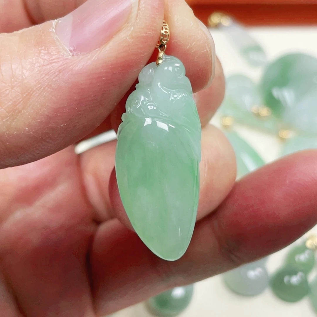 翡翠毛衣链18K金镶嵌飘****你