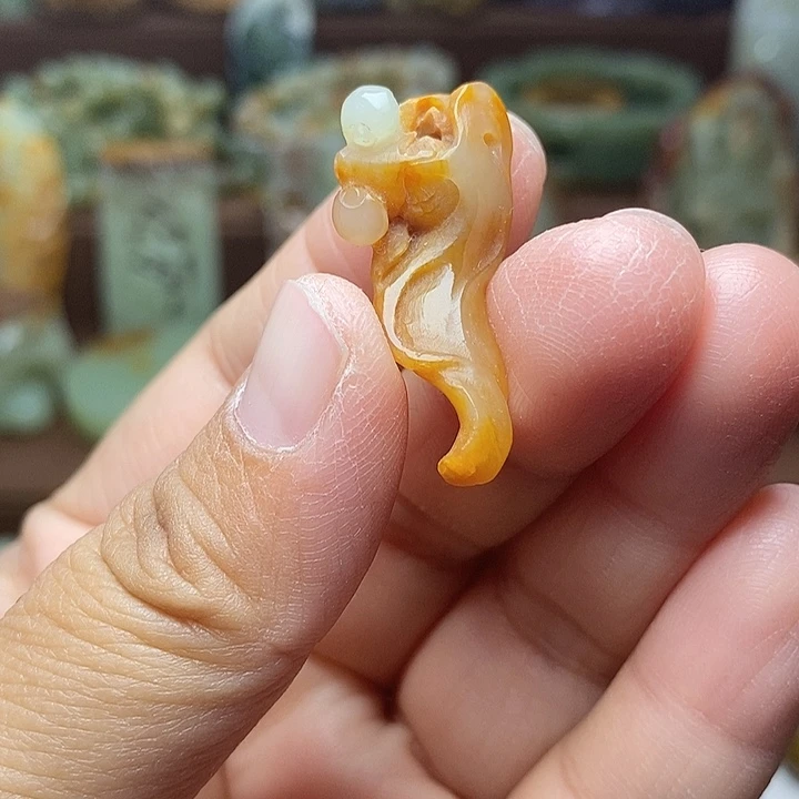 岫岩河磨玉（透闪石质玉）未镶嵌颈饰