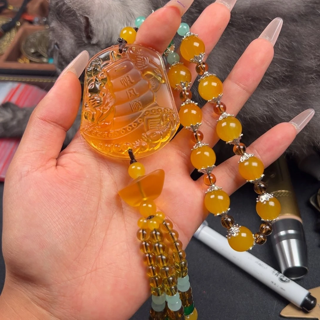 泥塑凡凡在自己放漏喽