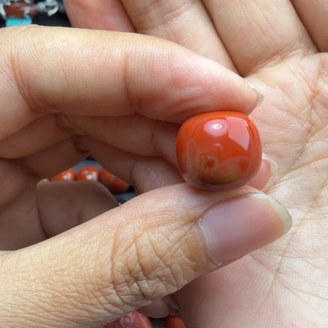 打***滚颈饰未镶嵌南红玛瑙
