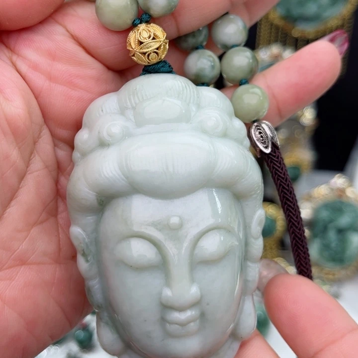 透闪石-蛇纹石玉颈饰未镶嵌