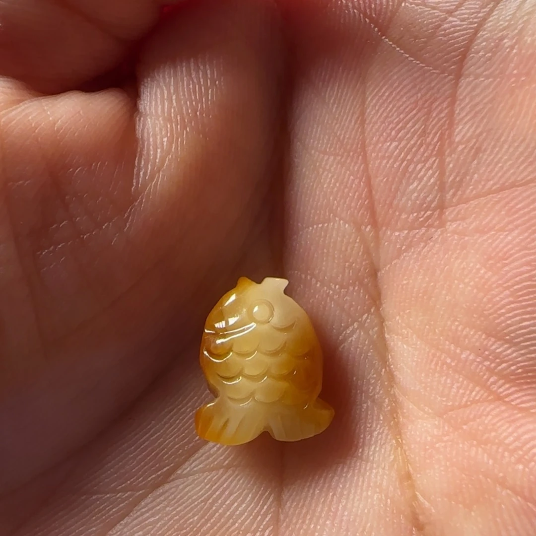 未镶嵌颈饰蜜蜡蜜蜡俏色小鱼提溜