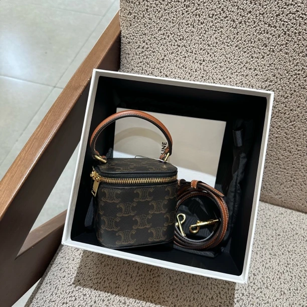 99新 Celine/思琳 凯旋门化妆盒子包 US58314
