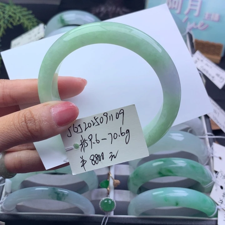 未镶嵌手镯翡翠天然翡翠手镯