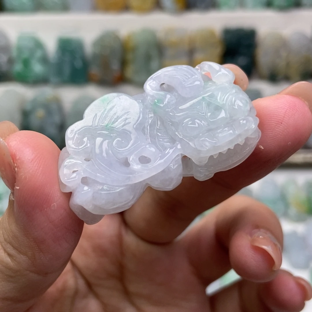 翡翠未镶嵌吊坠(赠链)