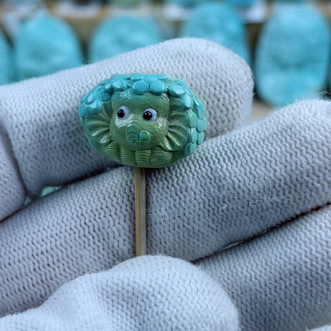 绿松石未镶嵌珠宝奇石