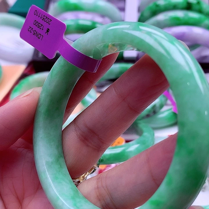 翡翠未镶嵌手镯翡翠