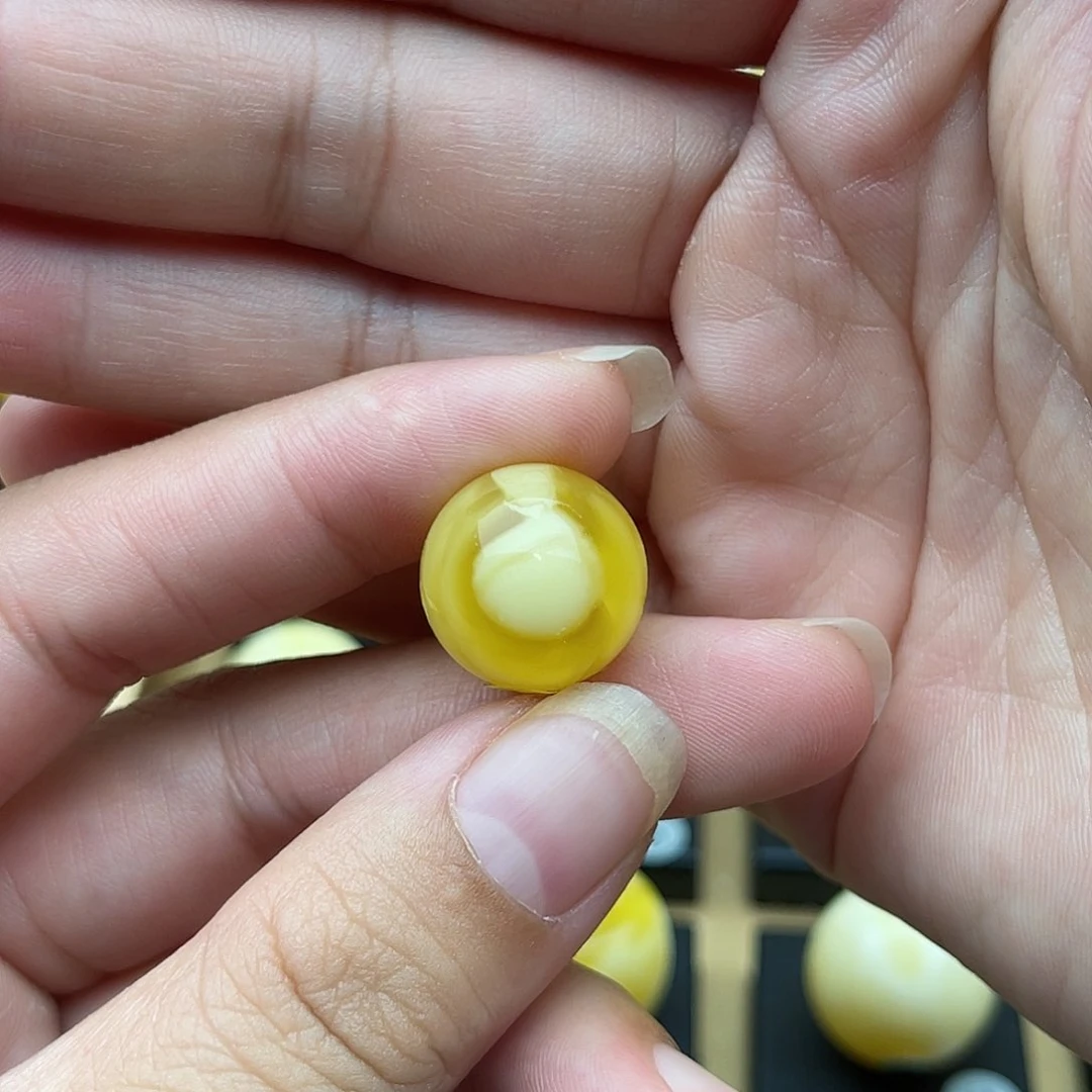 裸石琥珀未镶嵌?****蜜蜡圆珠梦