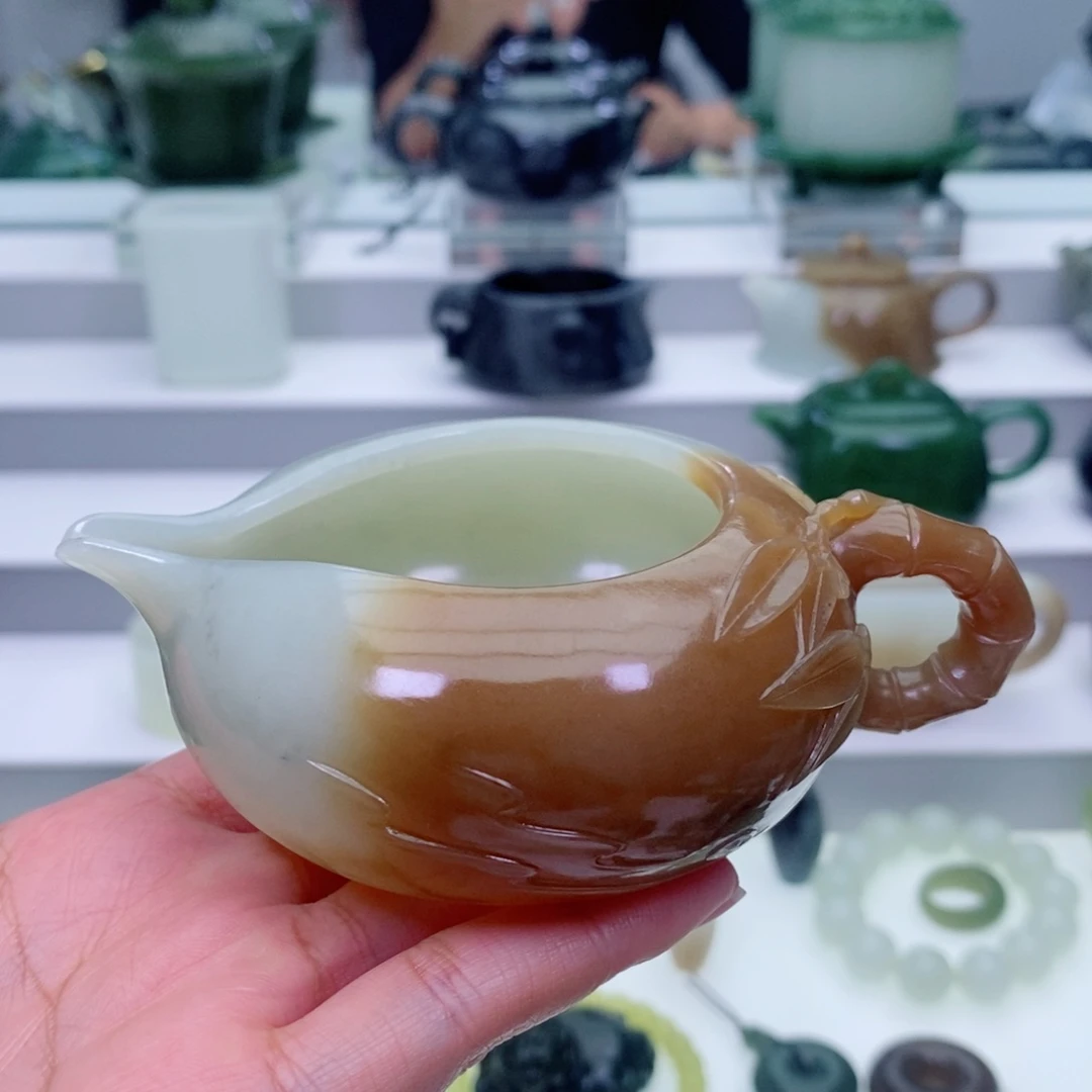 。***？和田玉未镶嵌摆件公道杯