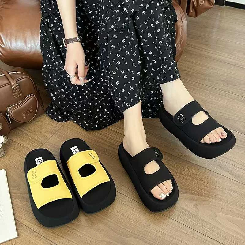 休闲坡跟拖鞋女夏外穿2025年新款厚底魔术贴百搭增高
