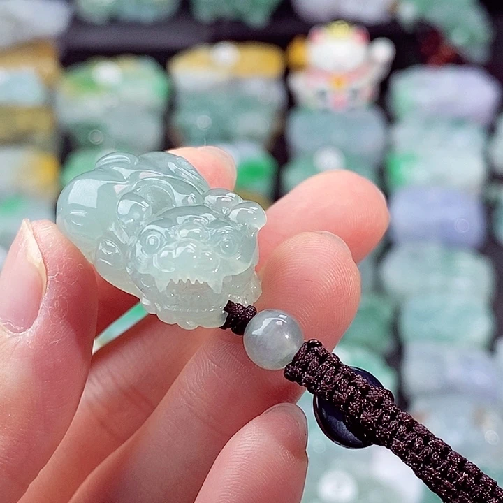 颈饰未镶嵌翡翠天然