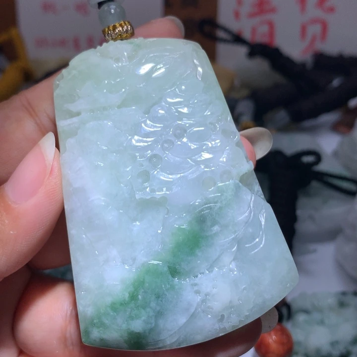 翡翠未镶嵌颈饰保真天然A货翡翠