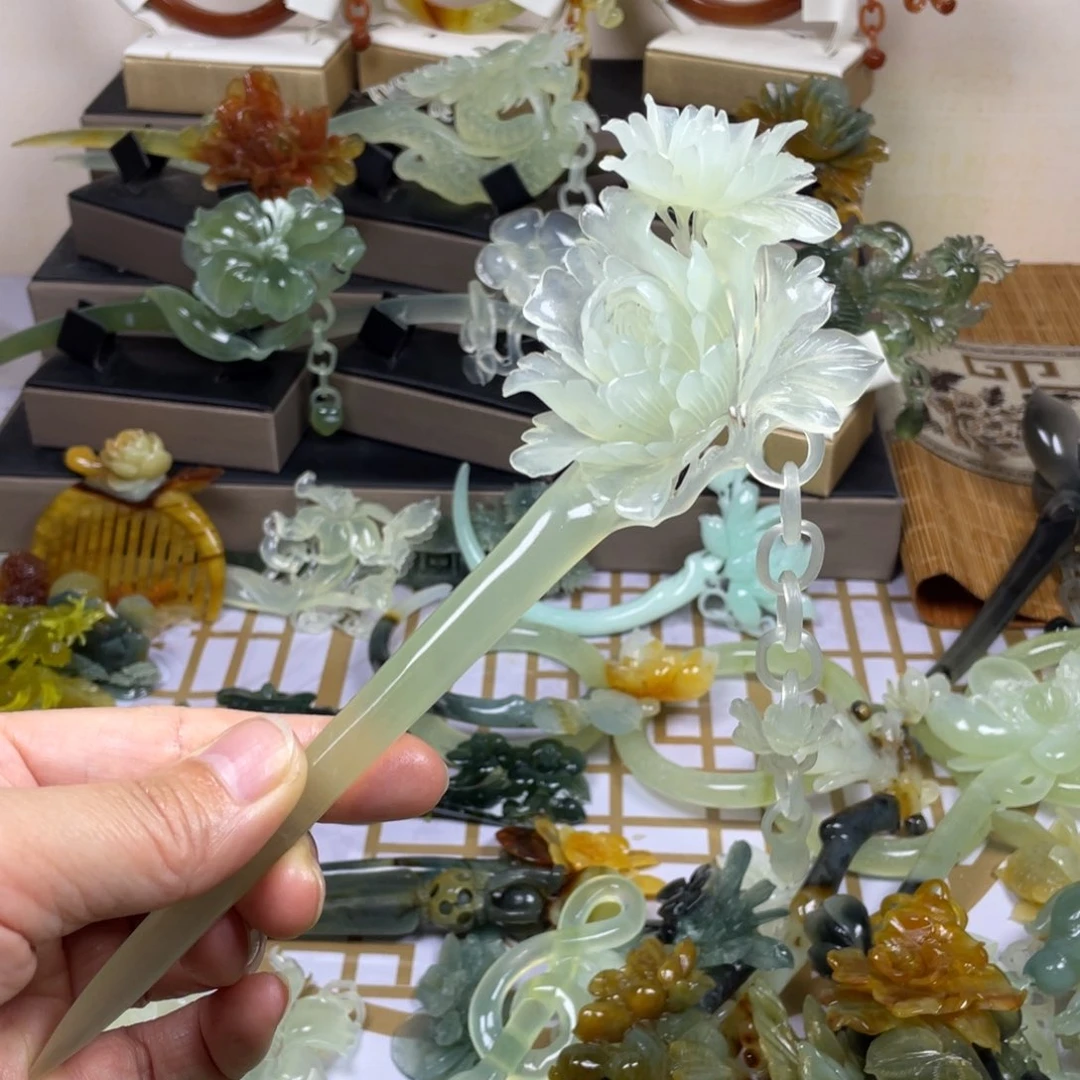 未镶嵌蛇纹石玉发饰小*猫