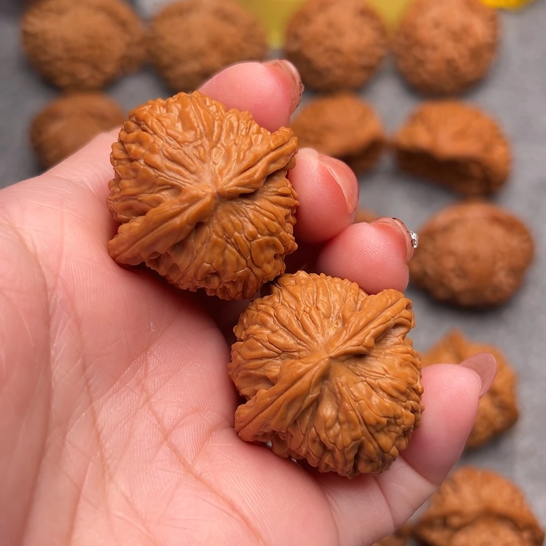 把件文玩核桃精品小手捻白狮子35.8全品