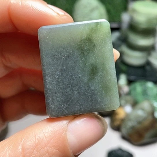 未镶嵌和田玉（糖玉）珠宝半成品