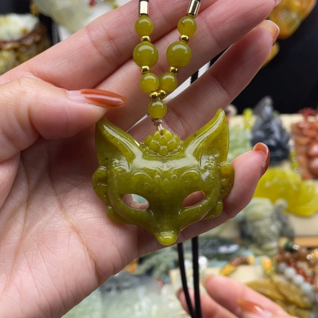 未镶嵌蛇纹石玉颈饰