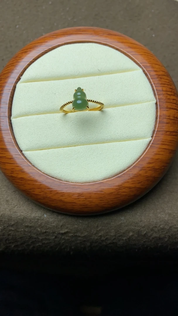 和田玉碧玉招财小葫芦女款戒指