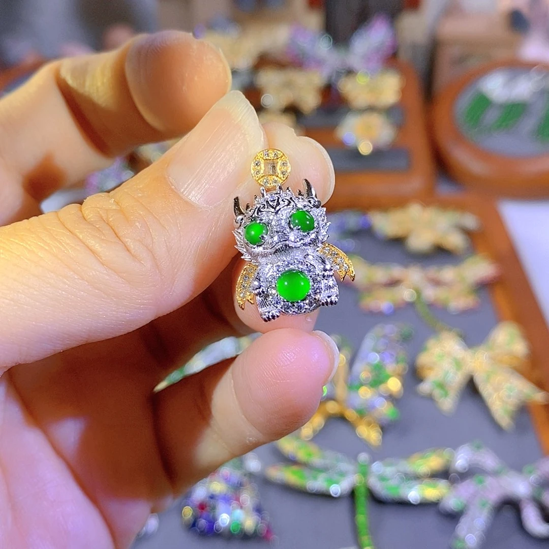 颈饰银S925镶嵌翡翠