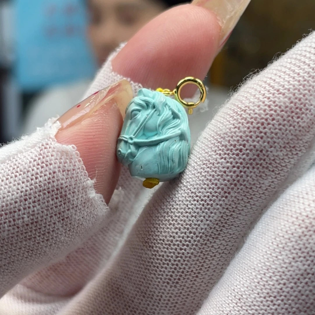 绿松石未镶嵌挂件