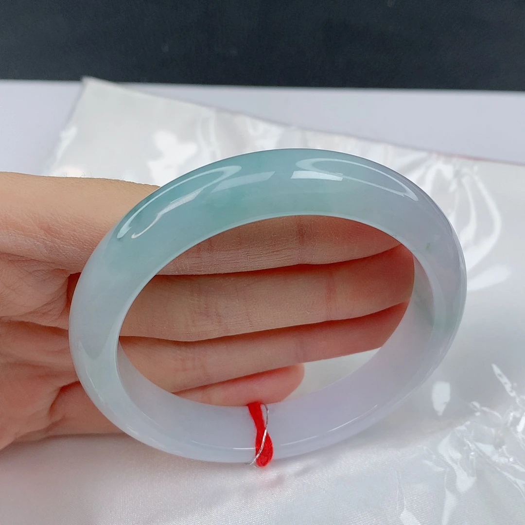 翡翠手镯未镶嵌57.7正圈淡蓝粉胶润