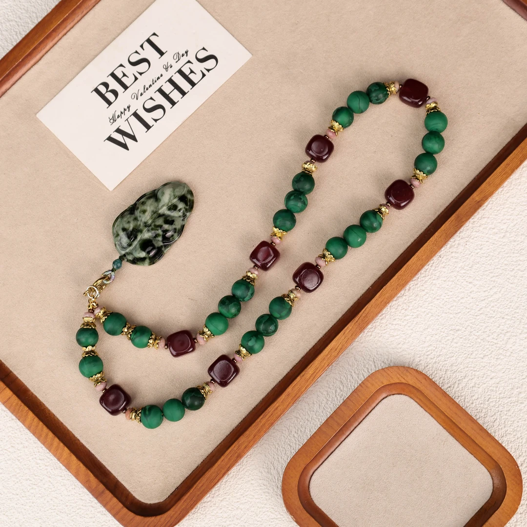 LZ3931天然岫玉墨绿色花纹树叶绿色磨砂方形项链