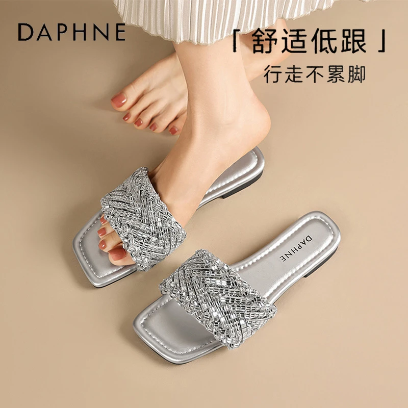 达芙妮小香风拖鞋夏外穿2025新款时尚百搭平底配裙子沙滩一字凉拖