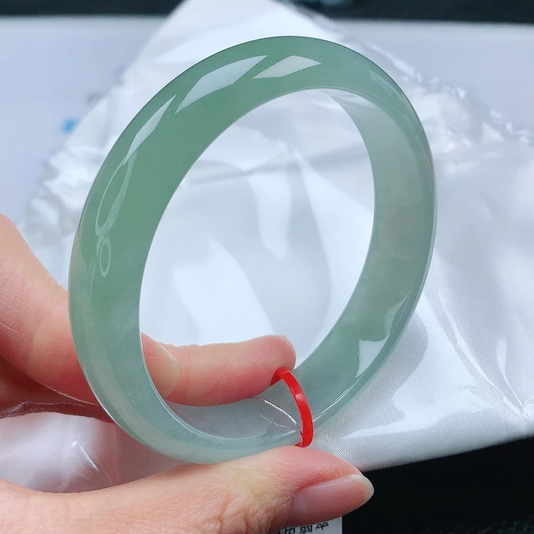 翡翠手镯未镶嵌59圈