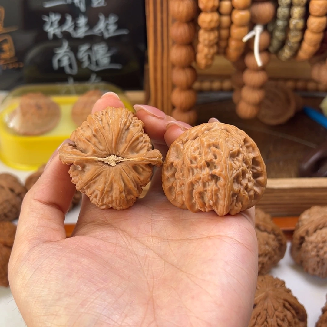 葫芦文玩核桃三角白全品