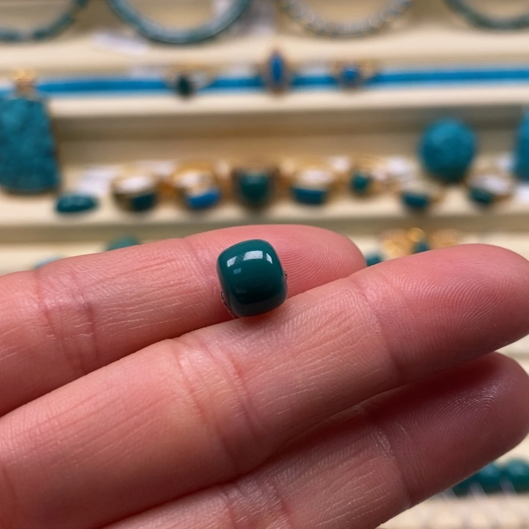 绿松石未镶嵌珠宝奇石直径8.3×7.1老型