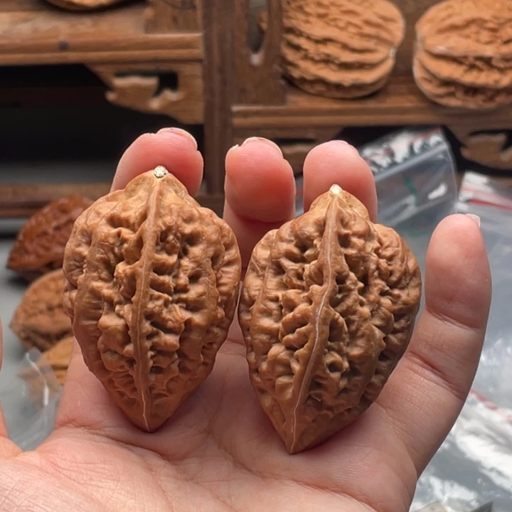 天***空文玩核桃把件白云106