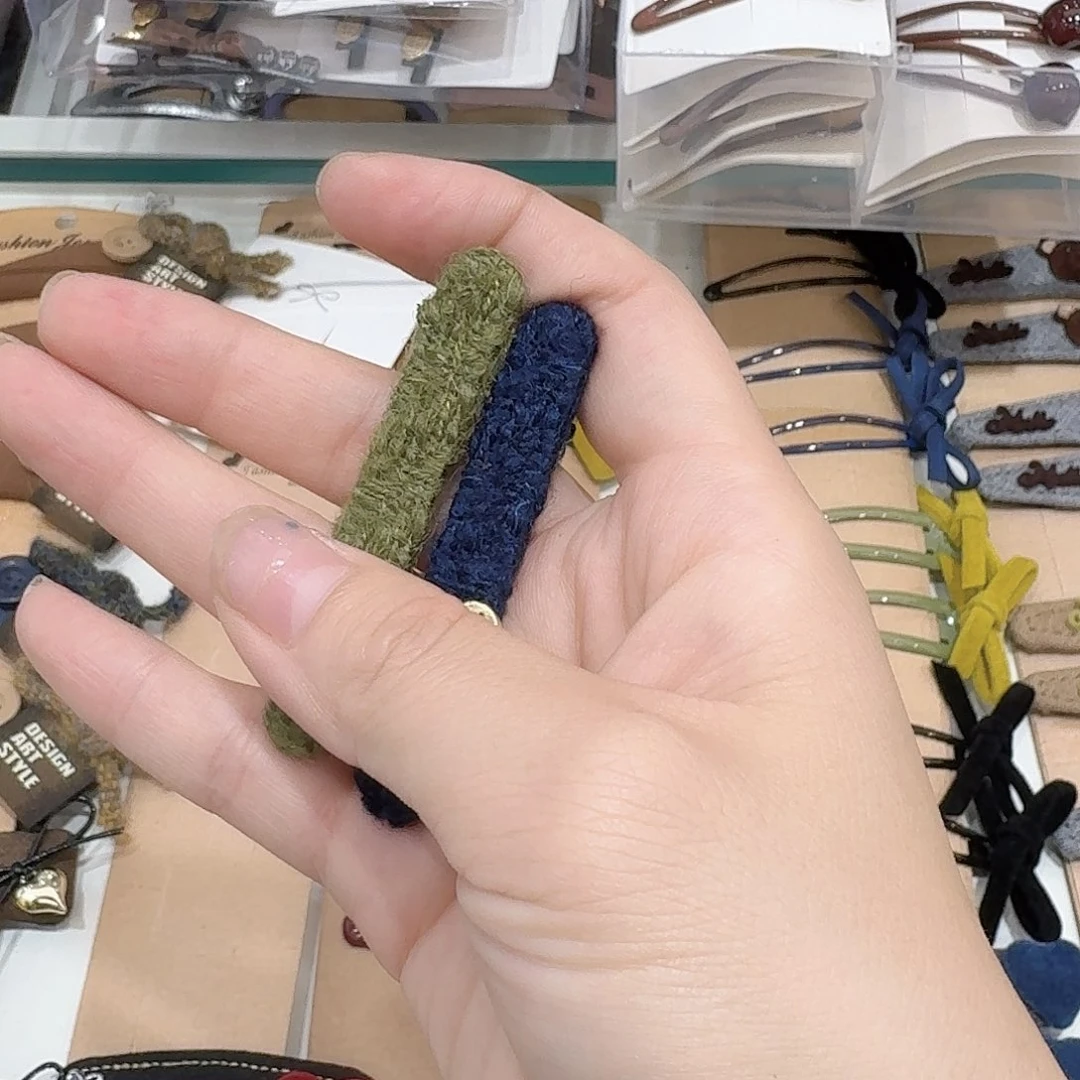 布艺非金属臭臭鸭夹拼色