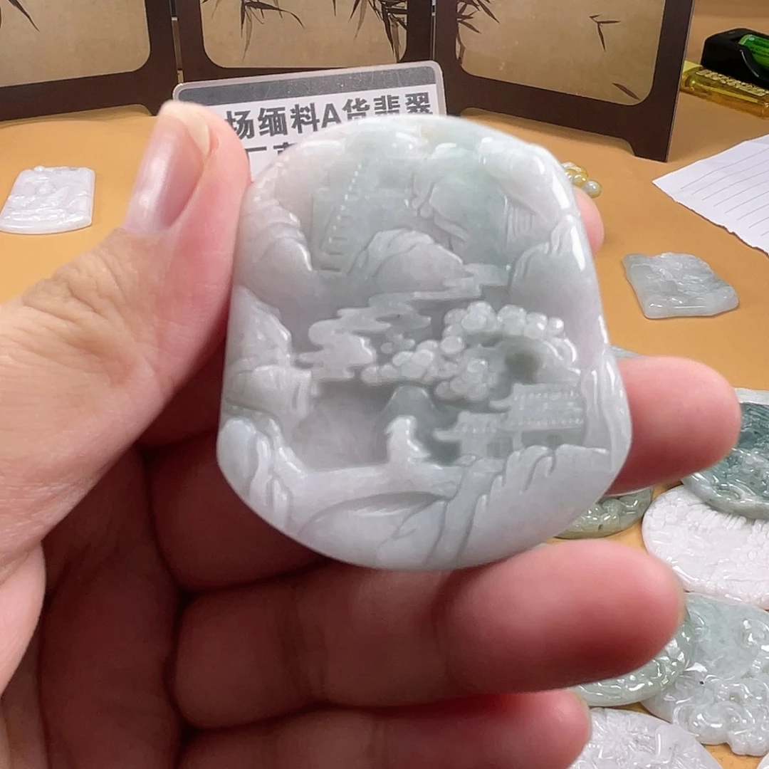 翡翠未镶嵌颈饰翡翠