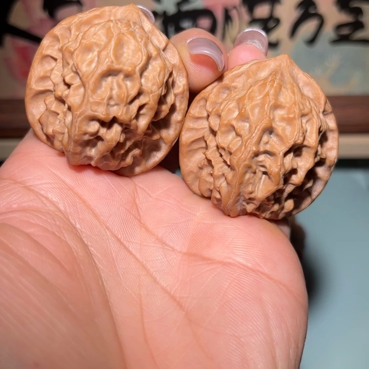 文玩核桃吊坠玲珑
