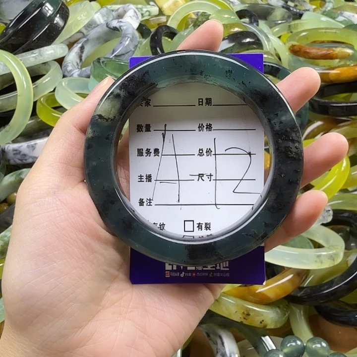 明****蛇纹石玉未镶嵌手镯
