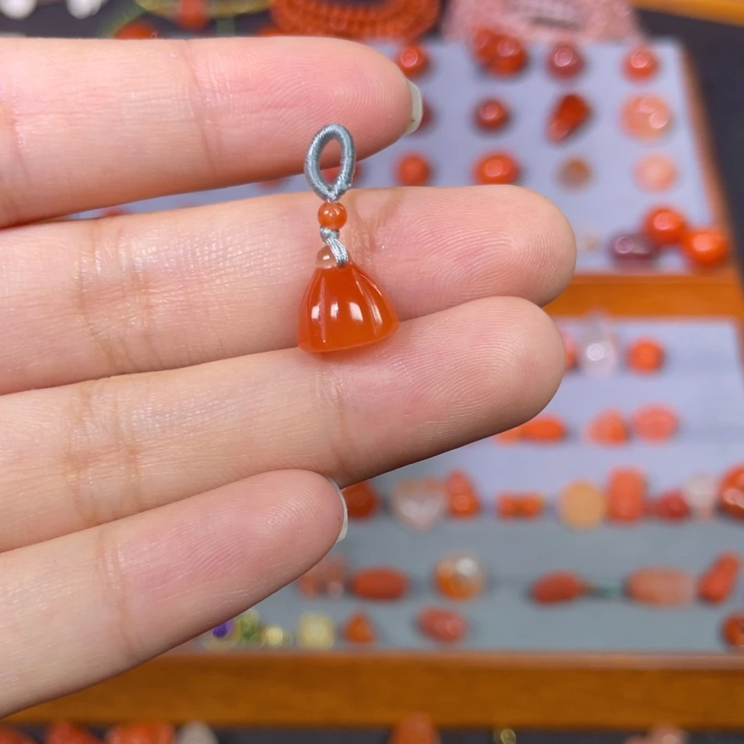 南红玛瑙冰红莲蓬未镶嵌