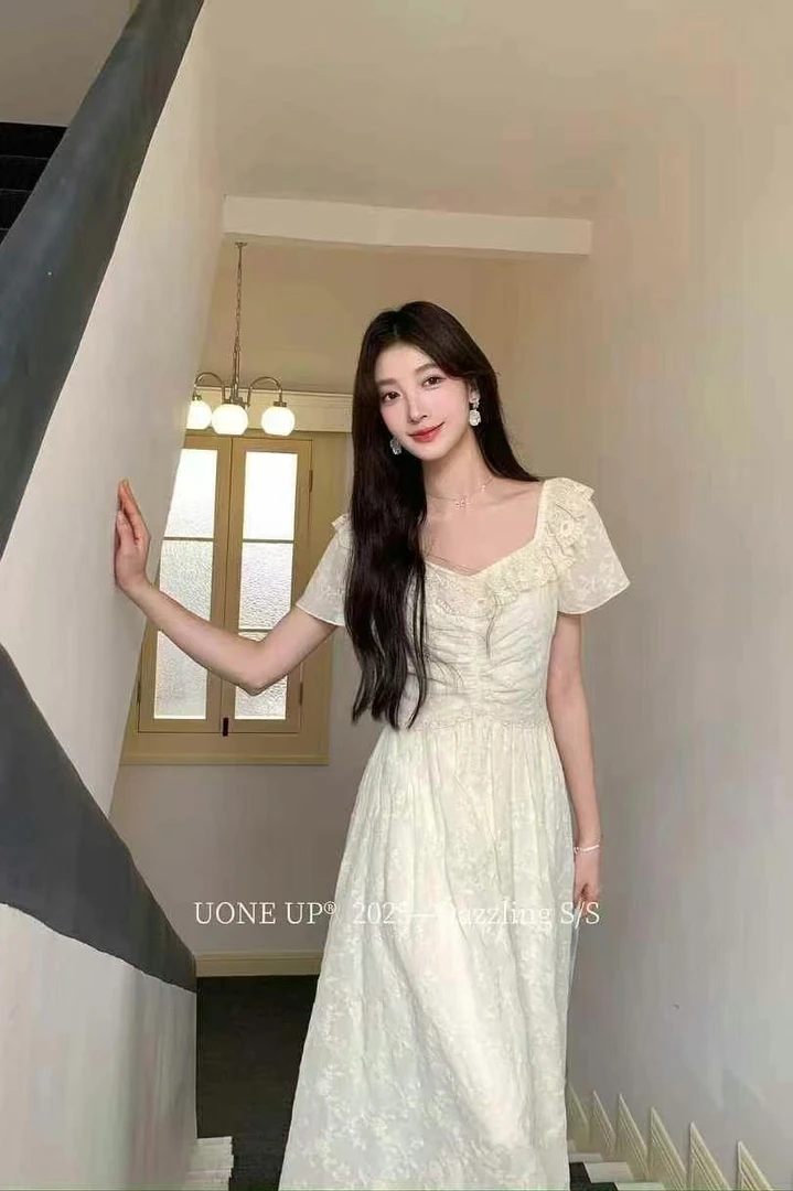 夏季长裙刺绣碎花连衣裙泡泡袖蕾丝温柔连衣裙