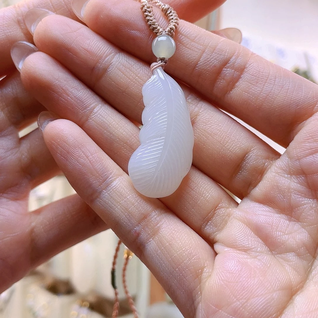 和田玉吊坠(赠链)未镶嵌下**趟