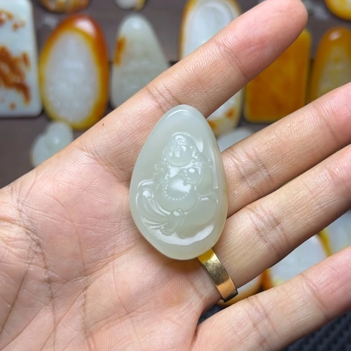 和田玉未镶嵌颈饰