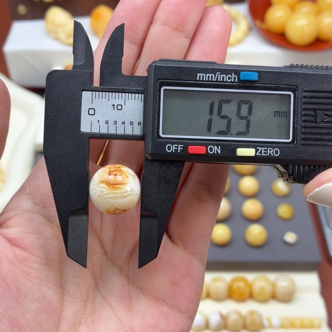 琥珀未镶嵌珠宝奇石乌料沁白虎皮纹圆珠15.9mm