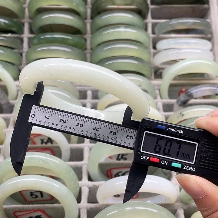 未镶嵌蛇纹石玉手镯76