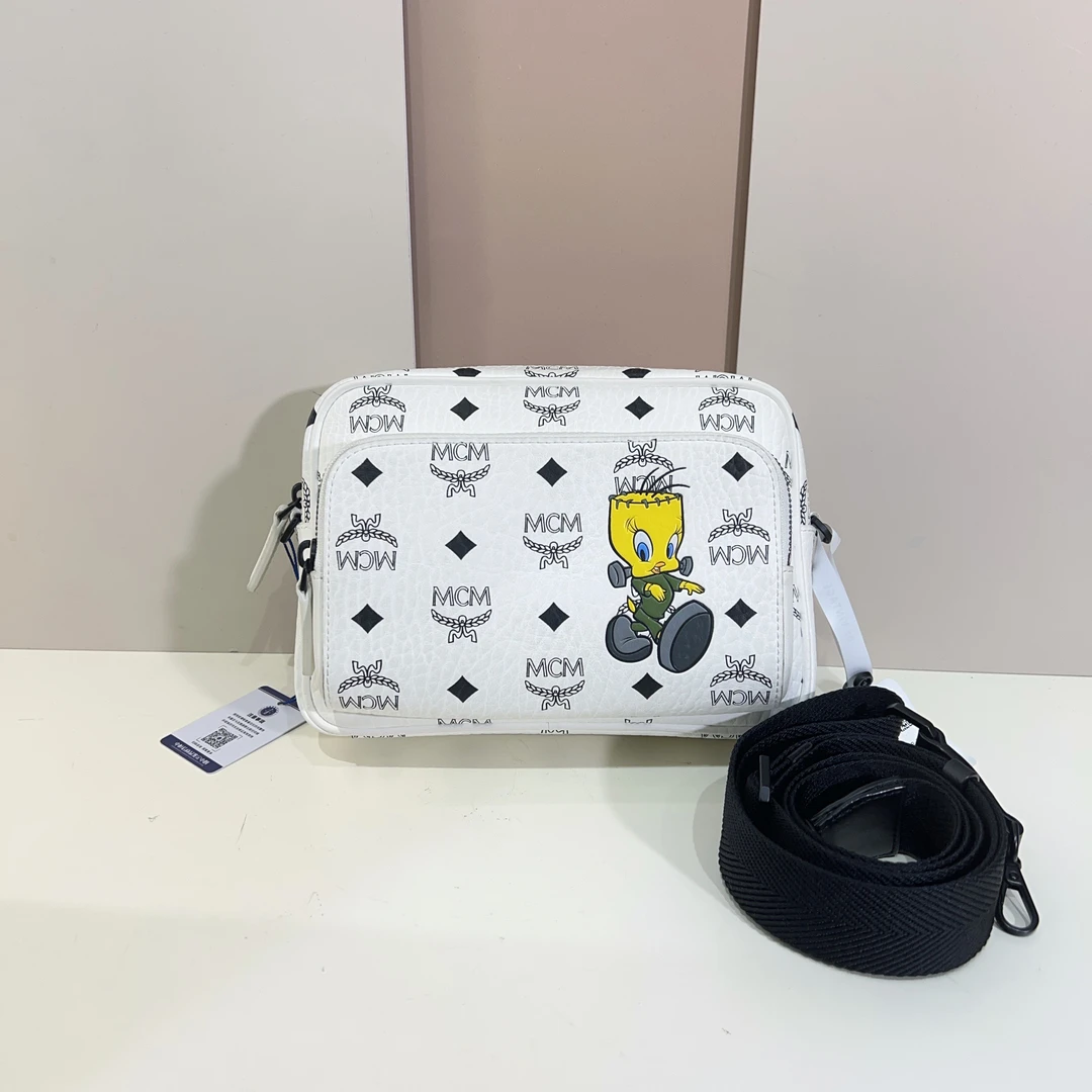 95新 MCM MCM 斜挎相机包 tweety 联名款 cj5279