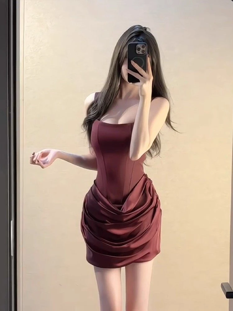 微胖辣妹风性感黑色方领吊带连衣裙女秋冬小众拼接设计感包臀短裙